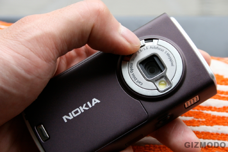 Illustration for article titled Gizmodo's Long-Ass Nokia N95 Review: Why it Rocks, Why it Sucks